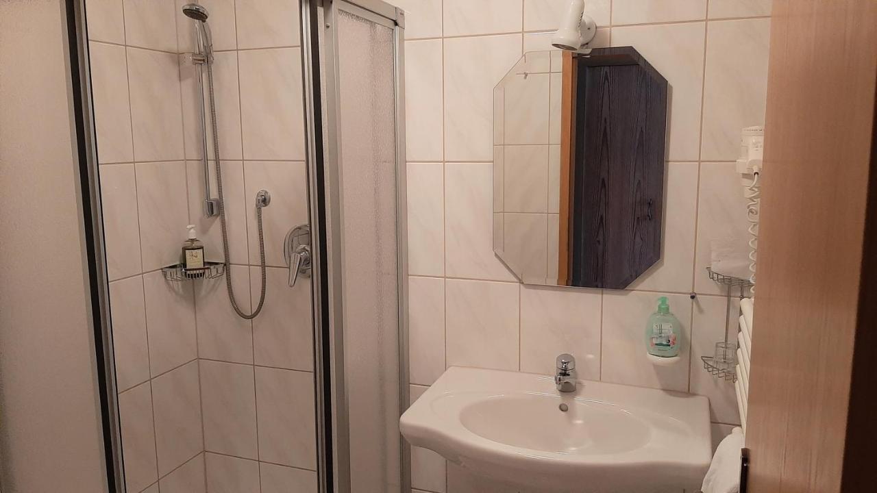 Landgasthof Schwarz Windsbach Экстерьер фото