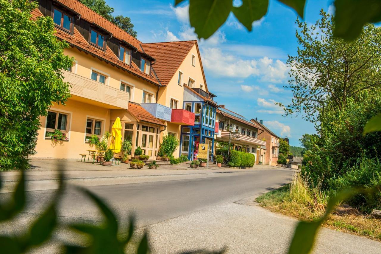 Landgasthof Schwarz Windsbach Экстерьер фото