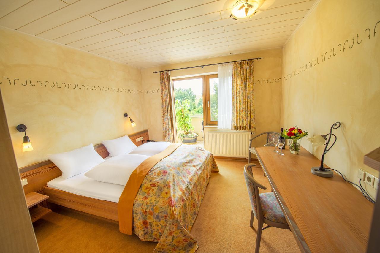 Landgasthof Schwarz Windsbach Экстерьер фото