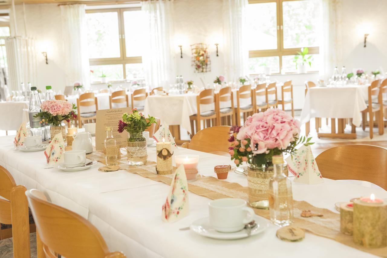 Landgasthof Schwarz Windsbach Экстерьер фото